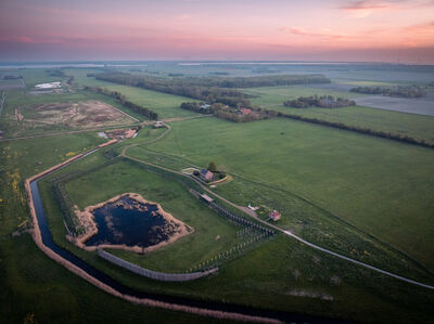 Luchtfoto van de voormalige havenkom van Emmeloord