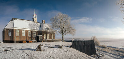 Museumkerk Schokland in de sneeuw